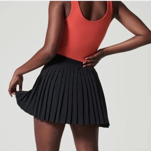 NWT Spanx Get Moving Pleated Skort Style 50273R in Black Size Large - Picture 1 of 8